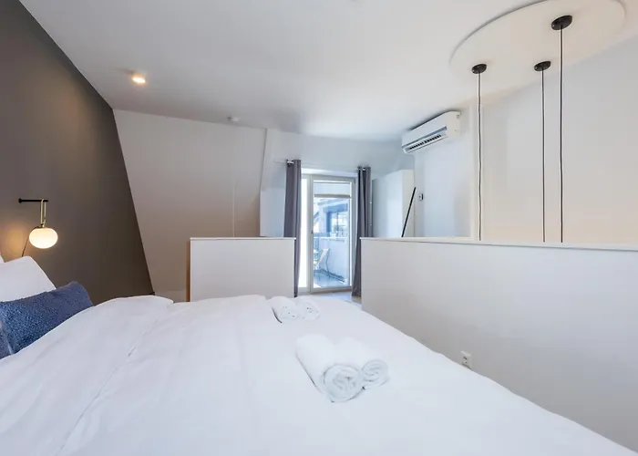 Apartment Dachgeschoss Mit Terrasse Am Karlsplatz *